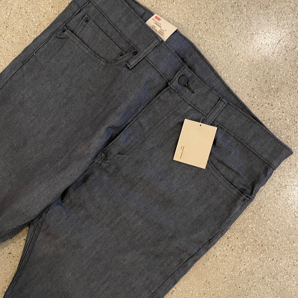 NWT Levi's Mens 510 Skinny Fit Dark Grey Jeans with Rigid Treatment 36 x 32